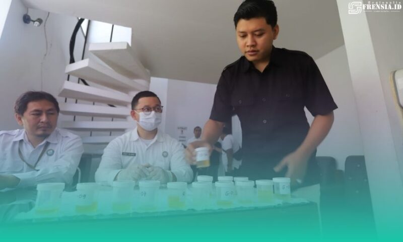 Gambar Evaluasi! Anggota DPRD Banyuwangi Jalani Tes Urine Serentak (Sumber: Istimewa)