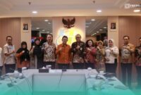 Kepala Dinas Sosial Kabupaten Jember, Lingga Diputra, saat melakukan kunjungan ke Badan Pusat Statistik (BPS) Pusat. (Foto: Istimewa). 