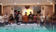 Kepala Dinas Sosial Kabupaten Jember, Lingga Diputra, saat melakukan kunjungan ke Badan Pusat Statistik (BPS) Pusat. (Foto: Istimewa). 