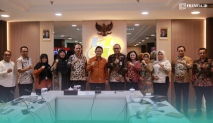 Kepala Dinas Sosial Kabupaten Jember, Lingga Diputra, saat melakukan kunjungan ke Badan Pusat Statistik (BPS) Pusat. (Foto: Istimewa).