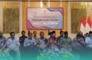 Jajaran Forkopimda Kabupaten Jember bersama Bupati Jember, Muhammad Fawait (tengah, pegang mikrofon), saat agenda Rapat Konsolidasi dan Penataan Pasar Tanjung di Graha Dinas Pendidikan Jember. (Foto: Fadli/Frensia). 
