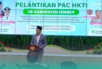 Bupati Jember, Muhammad Fawait, saat sambutan di acara pelantikan Pimpinan Anak Cabang (PAC) Himpunan Kerukunan Tani Indonesia (HKTI) se-Kabupaten Jember. (Foto: Fadli/Frensia). 