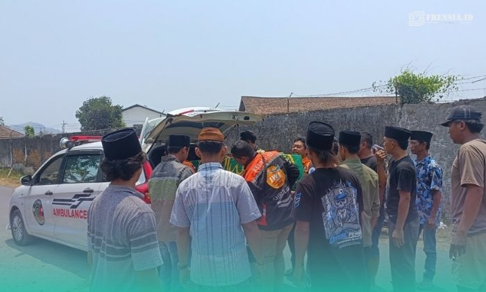 Jenazah M. Abdul Rosyid (30), kernet truk yang menjadi korban kecelakaan laut KMP Virgo Transport 8 di perairan Masalembo, tiba di rumah duka di Desa Sruni, Kecamatan Jenggawah, Jember. (Foto: Istimewa). 