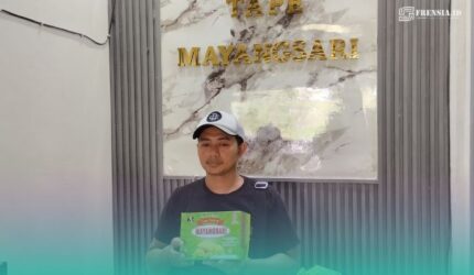 Achmad Hasan Basri, Owner (Pemilik) 'Tape Mayangsari' asal Dusun Sumber Pinang, Desa Tegalwaru, Kecamatan Mayang, Kabupaten Jember, Jawa Timur. (Foto: Fadli/Frensia).