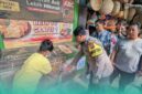 Anggota Polsek Kaliwates, Jember, saat melakukan olah TKP di Pasar Tanjung, Jember. (Foto: Istimewa). 
