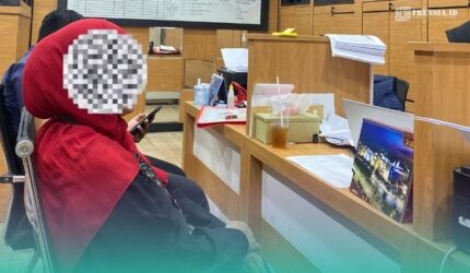 FE, Korban dugaan tindak pidana kekerasan seksual dan percobaan aborsi tanpa persetujuan perempuan saat di Polda Jatim. (Foto: Istimewa).