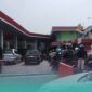 Salah satu Stasiun Pengisian Bahan Bakar Minyak (BBM) di Jl. Ahmad Yani, Jember kota. (Foto: Fadli/Frensia). 