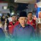 Bupati Jember, Muhammad Fawait, saat diwawancara awak media, setelah meninjau antrean BBM di salah satu SPBU di Kabupaten Jember. (Foto: Sigit/Frensia). 