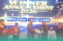 Rektor Universitas dr. Soebandi (UDS) Jember, Andi Eka Pranata, S.ST., S.Kep., Ns., M.Kes, saat menerima penghargaan dari AIPNI (Foto: Humas UDS Jember). 
