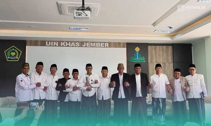 Para calon rektor beserta pimpinan Senat UIN KHAS Jember seusai agenda pemaparan visi-misi dan pemberian pertimbangan kualitatif calon rektor. (Foto: Humas UIN KHAS). 