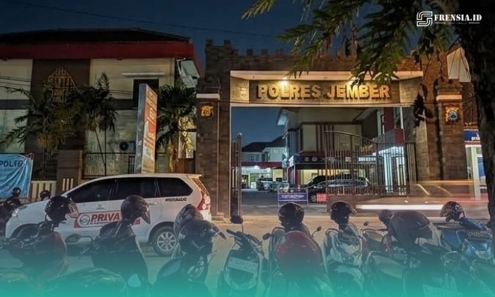 Suasana Gedung Mapolres Jember saat malam hari. (Foto: Istimewa). 