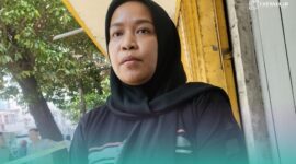 Panit Opsnal 3 Reskrim Polsek Kaliwates, Iptu Devy Novita Puspitasari, saat memberikan keterangan, atas kejadian perampokan di Toko Emas Murni di Jalan Sultan Agung, Kelurahan Kepatihan, Kecamatan Kaliwates, Jember. (Foto: Fadli/Frensia). 