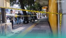 Kondisi Toko Emas Murni di Jalan Sultan Agung, Kelurahan Kepatihan, Kecamatan Kaliwates, Jember, setelah terjadi perampokan. (Foto: Fadli/Frensia). 