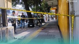 Kondisi Toko Emas Murni di Jalan Sultan Agung, Kelurahan Kepatihan, Kecamatan Kaliwates, Jember, setelah terjadi perampokan. (Foto: Fadli/Frensia). 