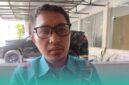 Direktur Lembaga Konsultan dan Bantuan Hukum Islam (LKBHI) UIN KHAS Jember, Zaenal Abidin, saat ditemui awak media di Mapolres Jember. (Foto: Fadli/Frensia). 