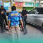 Pihak kepolisian saat olah TKP di lokasi pencurian. (Foto: Istimewa). 