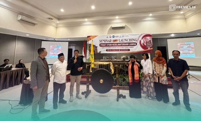 Fakultas Dakwah Universitas Islam Negeri Kiai Haji Achmad Siddiq (UIN KHAS) Jember, saat prosesi seremonial peluncuran Pusat Studi Kesejahteraan Lansia. (Foto: Humas Fada UIN KHAS Jember). 