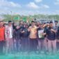 Puluhan mahasiswa yang tergabung dalam Republik Mahasiswa Fakultas Tarbiyah dan Ilmu Keguruan (FTIK) UIN Kiai Haji Achmad Siddiq (KHAS) Jember, saat ditemui pimpinan dekanat, setelah menggelar aksi demonstrasi di depan Gedung FTIK.(Foto: Sigit/Frensia). 